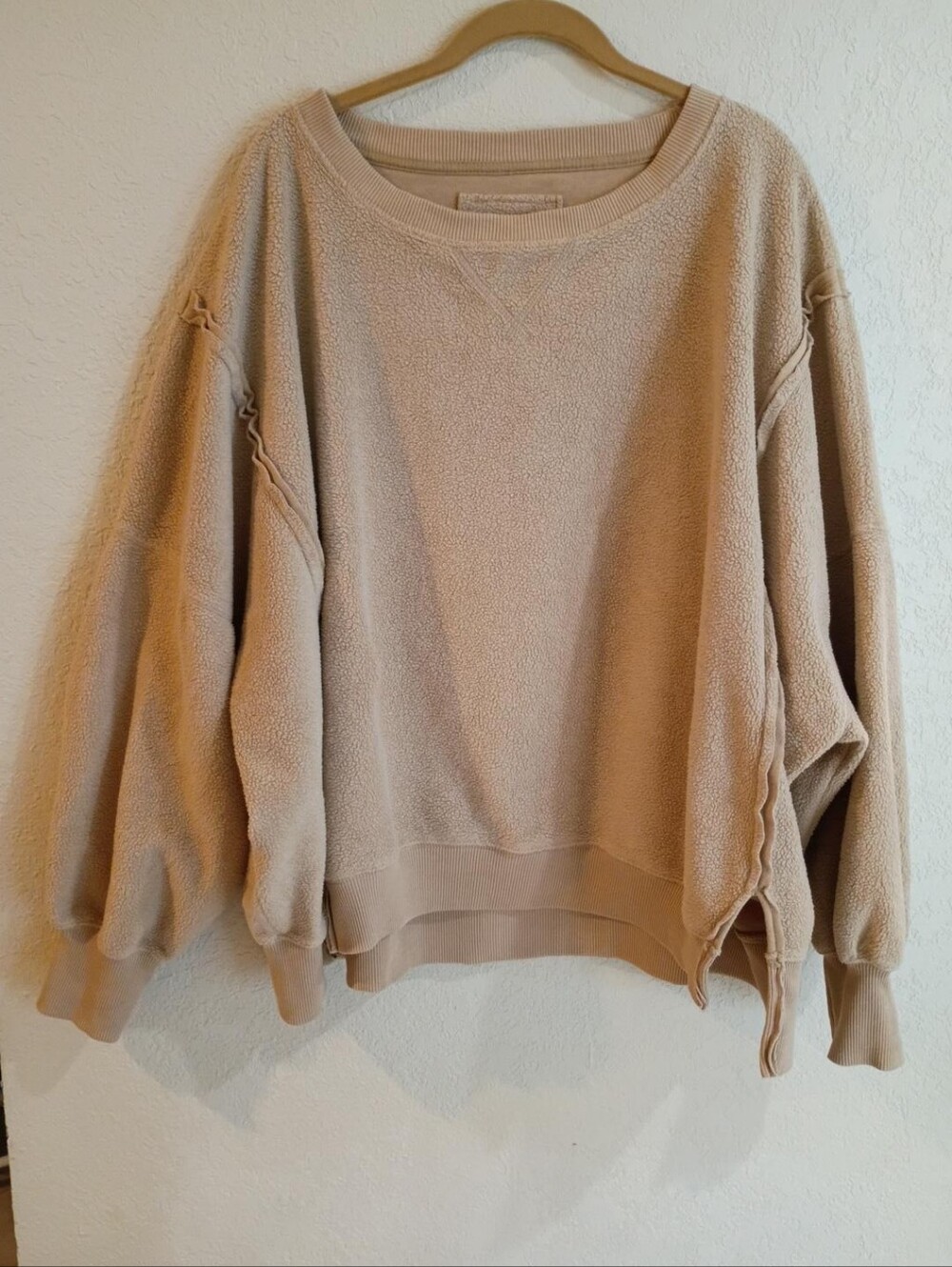 American Eagle Women’s Oversized Seriously Huggable Sherpa Fleece Sweatshirt L